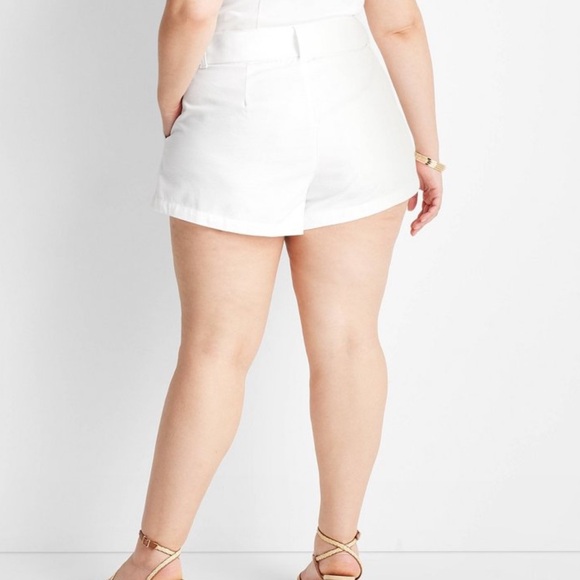 Future Collective women’s high rise belted white shorts NWT - Picture 5 of 14